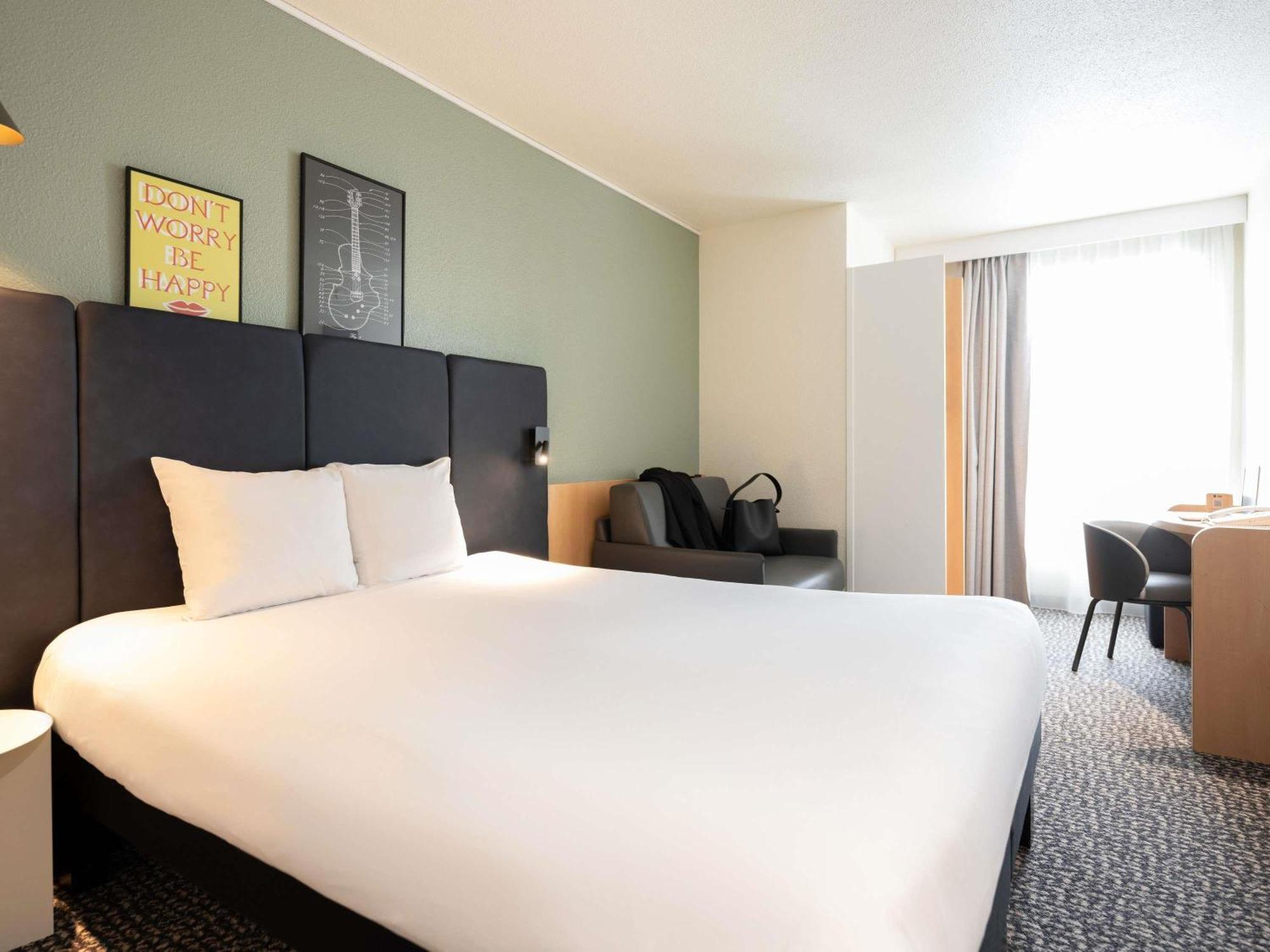 Ibis Gare De Lyon Ledru Rollin Hotel 3*